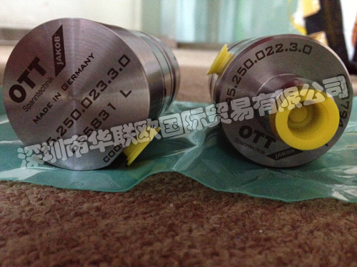 OTT-JAKOB夾具中自動(dòng)夾具可分為SK、HKS、PSC等幾個(gè)系列。在經(jīng)過(guò)標(biāo)準(zhǔn)化后，HSK已成為機(jī)床技術(shù)領(lǐng)域的標(biāo)準(zhǔn)接口。隨著表面和錐銷設(shè)備的相互匹配，HSK夾持系統(tǒng)可為高精度加工效果提供理想前提，并確保微米范圍內(nèi)的持續(xù)一致性。相比于SK，HSK的結(jié)構(gòu)更短、更輕，由此可以更為快速地進(jìn)行換刀，并可實(shí)現(xiàn)更高的轉(zhuǎn)速。得益于高度的拉力、出色的剛性和最佳扭矩傳遞，HSK同樣適用于中型切削加工。深圳市華聯(lián)歐國(guó)際貿(mào)易有限公司專業(yè)代理進(jìn)口OTT-JAKOB夾具全系列產(chǎn)品，公司于2015年成立德國(guó)分公司，原廠采購(gòu)，價(jià)格上更有優(yōu)勢(shì)。我們致力于以超低的價(jià)格為國(guó)內(nèi)客戶引進(jìn)國(guó)外先進(jìn)的自動(dòng)化備件，公司成立以來(lái)不斷的發(fā)展壯大，已成立德國(guó)公司及香港公司，為客戶提供進(jìn)口備件的一站式體驗(yàn)服務(wù)，報(bào)價(jià)快，價(jià)格好，貨期短，所有產(chǎn)品保證原裝正品，假一賠十!我們只做原裝進(jìn)口產(chǎn)品，我們的目標(biāo)是要成為客戶唯一信任的企業(yè)。歡迎新老客戶詢價(jià)咨詢。