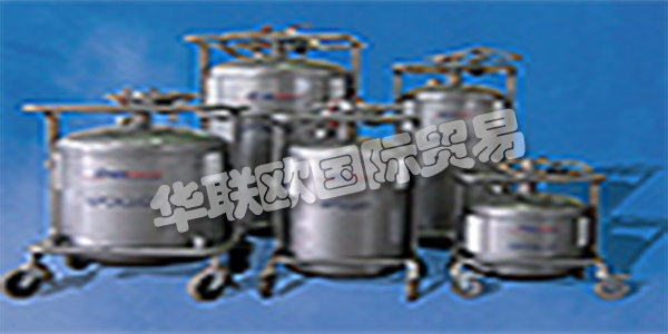 CRYOTHERM它分配溫度保持可用時間長，都提供了容器和傳送控制系統(tǒng)，通過他們的研究，一個特殊的，復(fù)雜的絕緣專門開發(fā)：內(nèi)外容器之間的高品質(zhì)的多層真空超級絕緣，高活性的吸附劑和一種基于計算機(jī)的，優(yōu)化的熱設(shè)計減少熱的發(fā)生率因此液態(tài)氣體的蒸發(fā)量降至最低。他們?yōu)槊宽椚蝿?wù)為您制造合適的容器。無論是小型還是大型，無論是固定的還是移動的，用于短期或長期存儲，用于實(shí)驗室或z。B.海外運(yùn)輸。