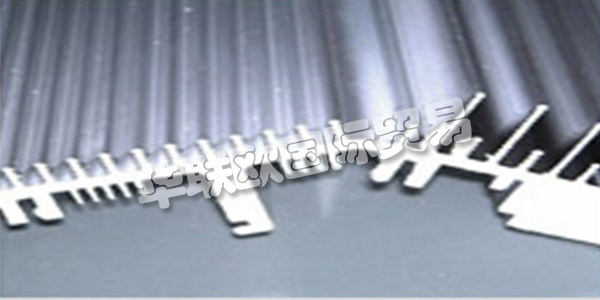 BENZ ALUSYSTEME在開發(fā)市場(chǎng)驅(qū)動(dòng)和個(gè)性化解決方案方面，數(shù)十年的鋁加工經(jīng)驗(yàn)，技術(shù)訣竅和創(chuàng)新思維使得Swabian Pleidelsheim的Benz AluSysteme成為鋁制零件的領(lǐng)先系統(tǒng)制造商。無(wú)論您是委托他們?yōu)槟捻?xiàng)目開發(fā)鋁制拉伸型材，還是正在尋找鋁型材的合作伙伴，他們都將竭誠(chéng)為您提供鋁加工的各個(gè)方面的幫助和建議。在他們的產(chǎn)品線輪廓線 他們?yōu)橄到y(tǒng)開發(fā)鋁。對(duì)于他們稱職的團(tuán)隊(duì)客戶滿意度，產(chǎn)品質(zhì)量，工藝流程和經(jīng)濟(jì)思想處于最前沿。他們對(duì)您的建議，解決方案建議，個(gè)人發(fā)展以及您的結(jié)果感到滿意。