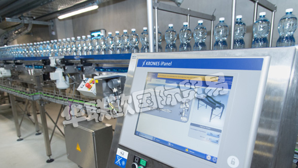 品牌介紹：【KRONES】總部位于德國新特勞普林的克朗斯KRONES集團為各種工藝過程技術(shù)、灌裝技術(shù)和包裝技術(shù)開發(fā)規(guī)劃并制造機器和整套設(shè)備。KRONES的產(chǎn)品組合借助內(nèi)部物流系統(tǒng)、信息技術(shù)和工廠規(guī)劃而得以完善。KRONES設(shè)備每天處理的瓶子、易拉罐和特殊造型容器數(shù)以百萬計...更多關(guān)于德國KRONES,KRONES灌裝機,KRONES貼標(biāo)機產(chǎn)品內(nèi)容還請繼續(xù)閱讀以下文章，謝謝！
