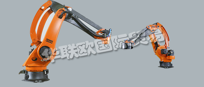 KR 40PA是KUKA公司最小巧、最輕盈的貨盤(pán)碼垛機(jī)器人。這款專為貨盤(pán)碼垛設(shè)計(jì)的工業(yè)機(jī)器人將幫助您獲得最快的速度和最高的精確性,歐標(biāo)托盤(pán)碼垛的完美選擇。KR 40PA能夠在創(chuàng)紀(jì)錄的時(shí)間內(nèi)完成貨品的包裝和發(fā)配。只需要很小的空間，這款機(jī)器人便可以對(duì)重達(dá)40kg的產(chǎn)品進(jìn)行碼垛并達(dá)到1.8米的凈堆垛高度。而較低的自重則顯著縮短了其周期時(shí)間。KR 40PA專為貨盤(pán)碼垛任務(wù)進(jìn)行了改進(jìn)。它以每分鐘56次循環(huán)的速度作業(yè)，同時(shí)還能確保絕對(duì)的精準(zhǔn)。KR 40PA擁有纖細(xì)的底座和很小的占地面積，因此其干擾輪廓也非常小。內(nèi)置電源則為機(jī)器人節(jié)省了額外的空間。